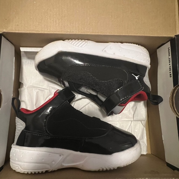 Jordan Max Aura 2 - Picture 2 of 3